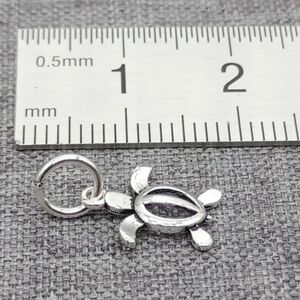 .925 Sterling Silver Hawaii Turtle Charm / Pendant